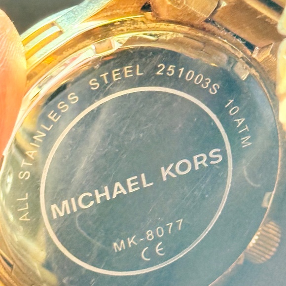 Men’s gold watch - Picture 1 of 5